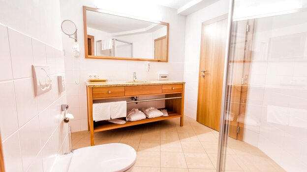 Badezimmer Doppelzimmer Superior | © Verbund Tourismus GmbH